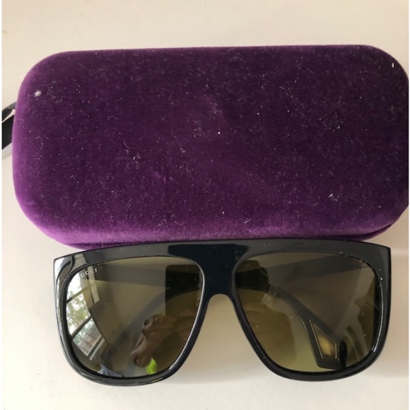 GUCCI 62mm Shield Sunglasses in black - Picture 2 of 12